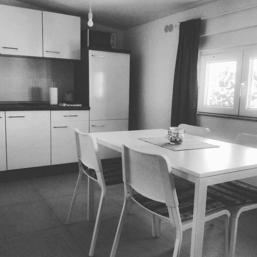 Apartman Bunaric Vir Exterior foto